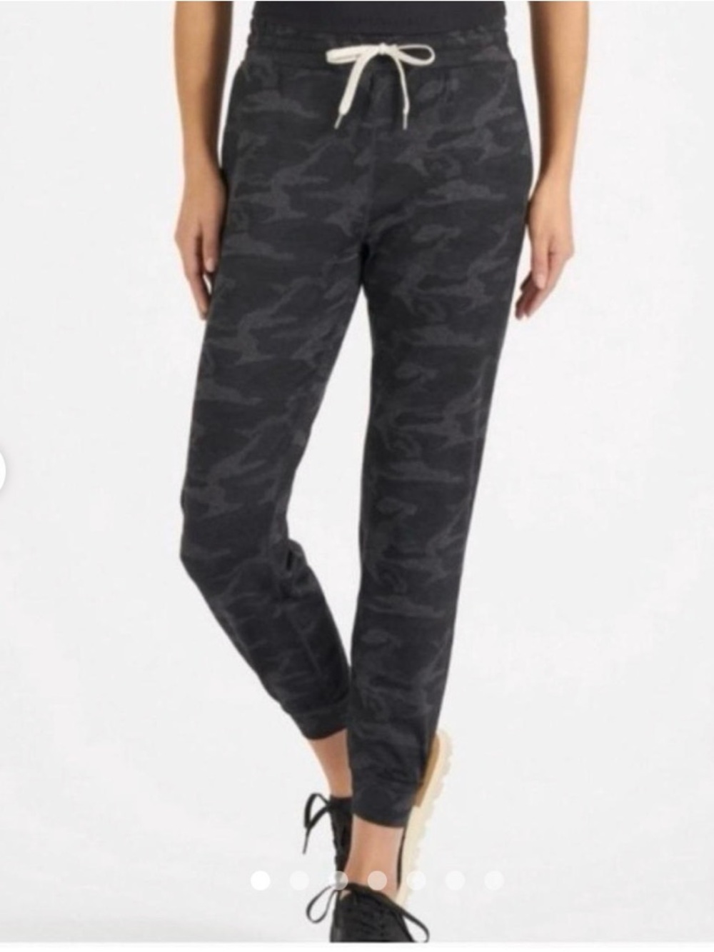 Vuori Performance Camp Charcoal joggers size M